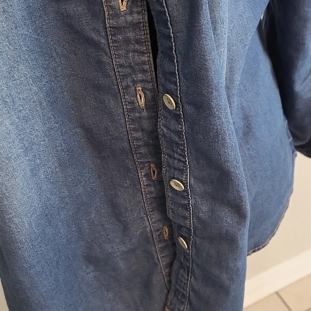 Reitmans denim shirt - Picture 5 of 14